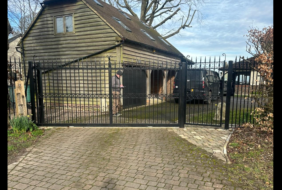 SRN Fabrication — steel gates project, Swindon